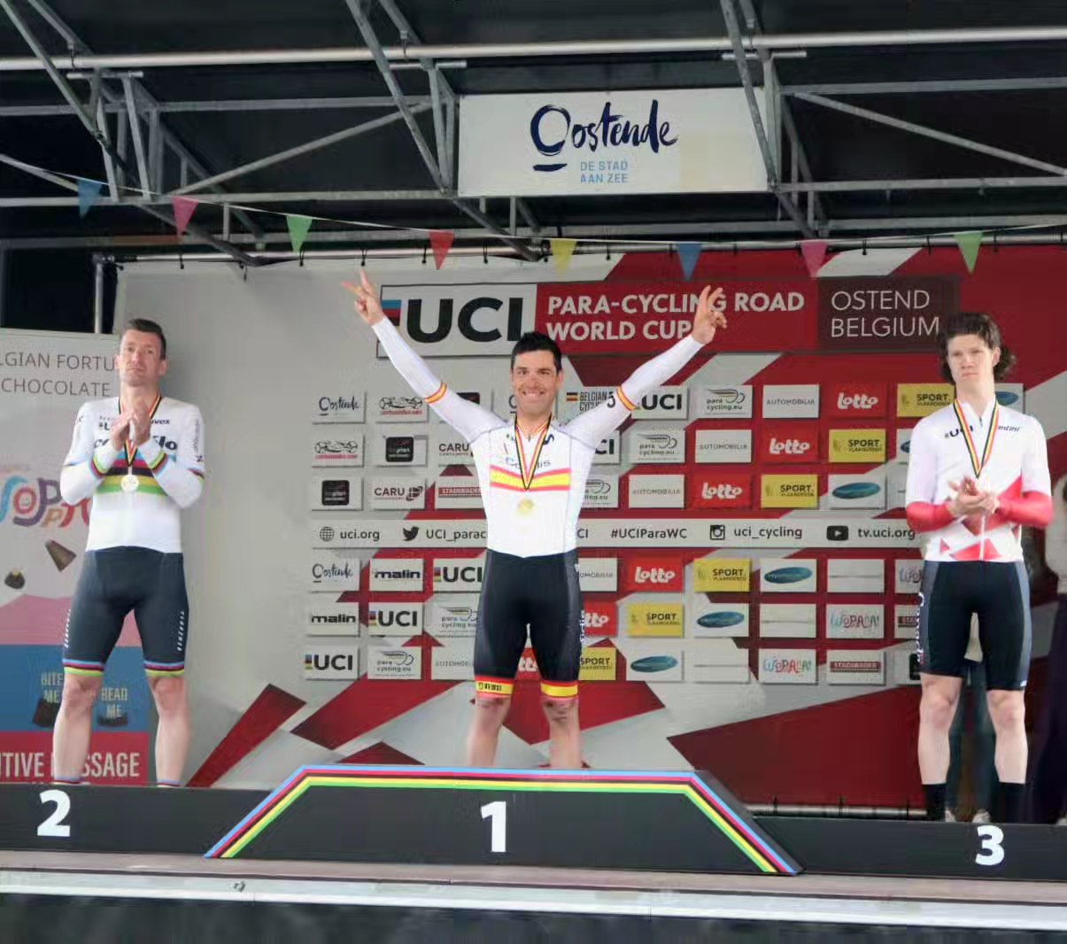 Edu Santas, medalla de oro en la crono de la Copa del Mundo de Ostende